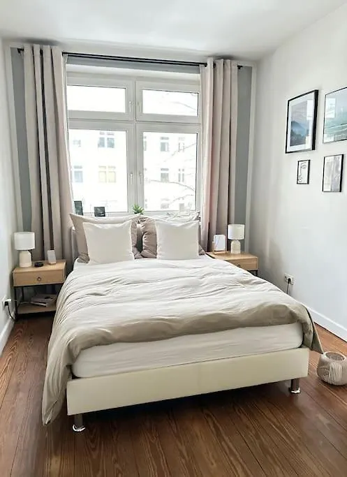 Lovely City Apartment With Balcony, Central Hambourg