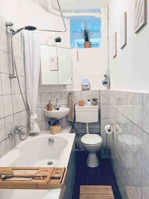 המבורג Lovely City Apartment With Balcony, Central